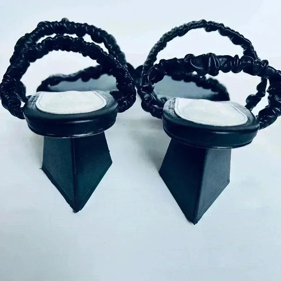 Schutz Lirah Mid Leather Triangle Heel Sandals - Picture 5 of 10